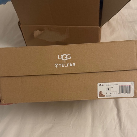 UGG Telfar Brown Shearling Boots
style runs big can fit woman 8.5 or 9 - Picture 8 of 11